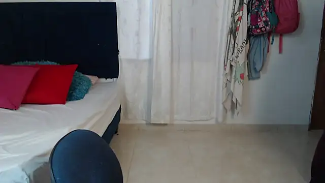 Snapshot of karlaton1977 chatting on 29, 10, 2025 karlaton1977 online show from 29, 10, 2025