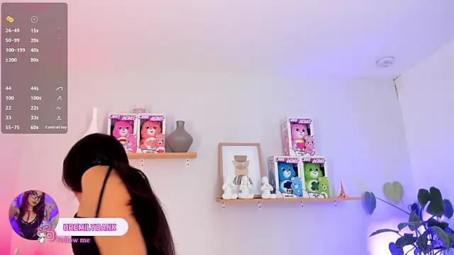 emily bank online show from 28, 10, 2025