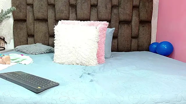 Snapshot of JuanitaDelMar chatting on 8, 3, 2025 JuanitaDelMar online show from 8, 3, 2025