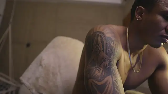 Logan Varela online show from 28, 3, 2026