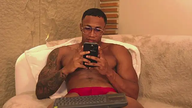 Logan Varela online show from 19, 3, 2025