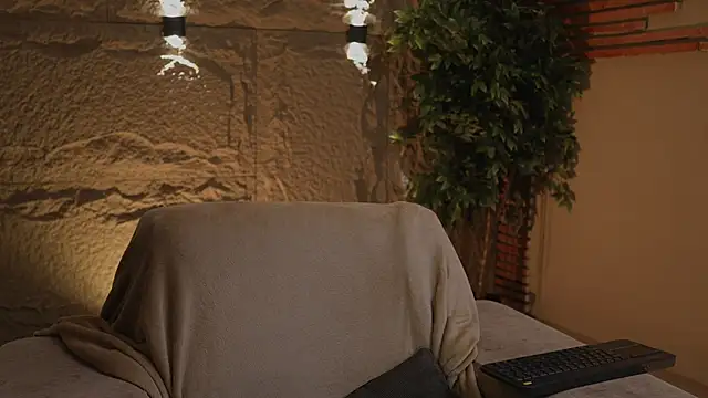 Logan Varela online show from 14, 10, 2025