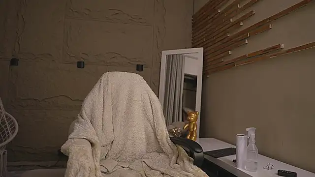 Snapshot of Logan_Varela chatting on 2, 3, 2026 Logan Varela online show from 2, 3, 2026