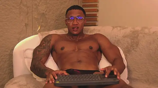 Logan Varela online show from 18, 3, 2025