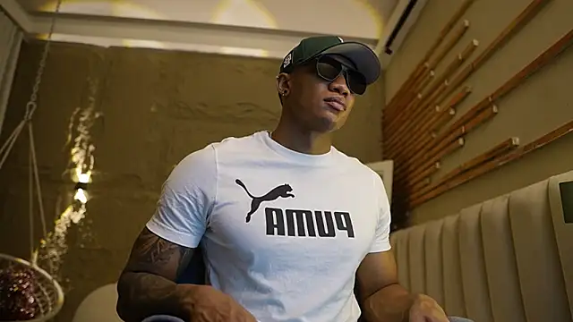 Logan Varela online show from 19, 4, 2026