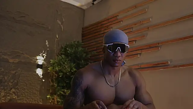 Logan Varela online show from 31, 10, 2025