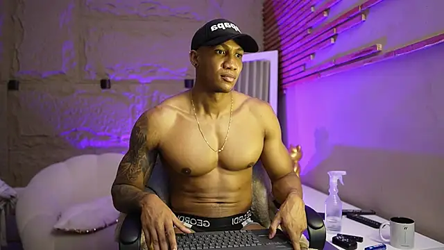 Snapshot of Logan_Varela chatting on 4, 3, 2026 Logan Varela online show from 4, 3, 2026