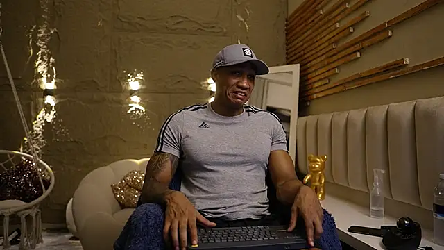 Logan Varela online show from 7, 3, 2026