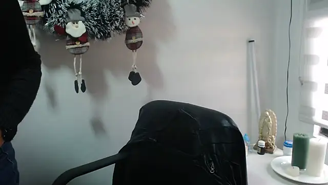 Rebecagiraut online show from 20, 12, 2025