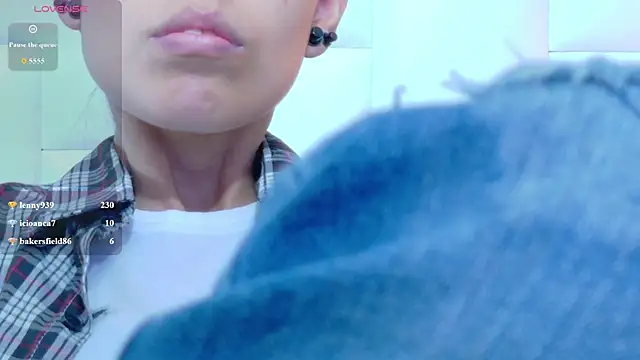 yourcuteneighbourr online show from 24, 3, 2026