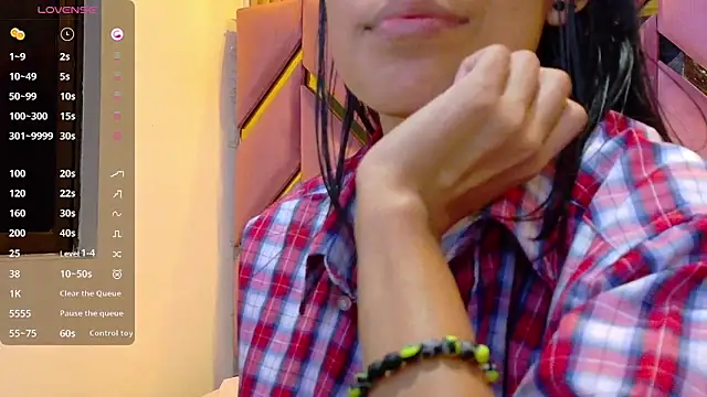 yourcuteneighbourr online show from 9, 9, 2025