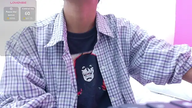 Snapshot of yourcuteneighbourr chatting on 18, 12, 2025 yourcuteneighbourr online show from 18, 12, 2025