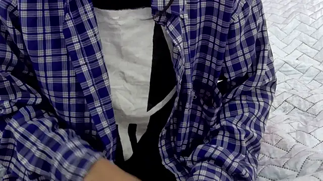 Snapshot of yourcuteneighbourr chatting on 26, 2, 2026 yourcuteneighbourr online show from 26, 2, 2026