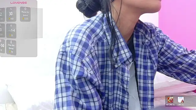 Snapshot of yourcuteneighbourr chatting on 25, 2, 2026 yourcuteneighbourr online show from 25, 2, 2026