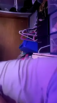 gurlnips online show from 18, 10, 2025