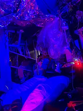 Snapshot of gurlnips chatting on 17, 12, 2025 gurlnips online show from 17, 12, 2025