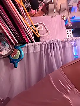 gurlnips online show from 3, 11, 2025