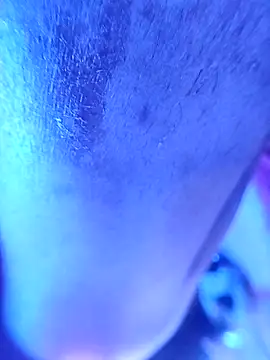 gurlnips online show from 28, 9, 2025