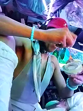 gurlnips online show from 10, 4, 2026