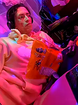 gurlnips online show from 11, 10, 2025