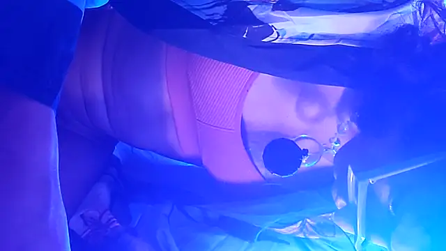 gurlnips online show from 6, 10, 2025