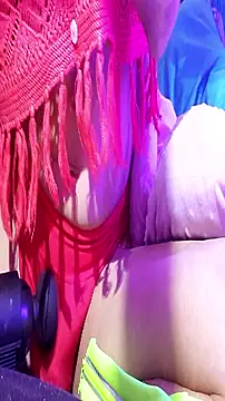 gurlnips online show from 31, 10, 2025