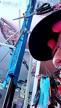 gurlnips online show from 11, 11, 2025