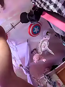 gurlnips online show from 28, 10, 2025