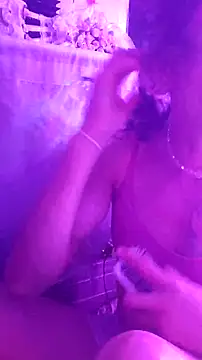 gurlnips online show from 7, 10, 2025