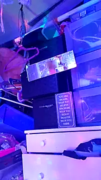 gurlnips online show from 25, 10, 2025