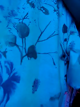 gurlnips online show from 19, 9, 2025