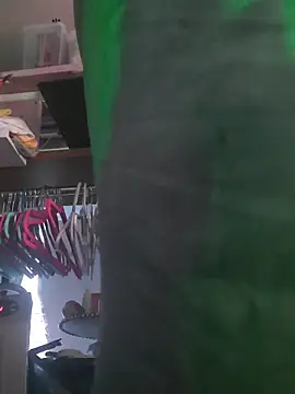 Snapshot of gurlnips chatting on 8, 1, 2026 gurlnips online show from 8, 1, 2026