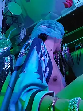 Snapshot of gurlnips chatting on 14, 1, 2026 gurlnips online show from 14, 1, 2026