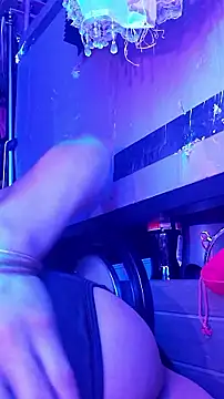 gurlnips online show from 20, 9, 2025