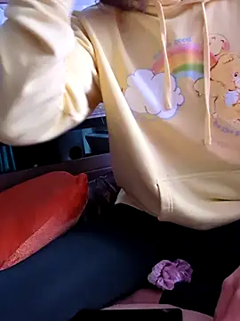 gurlnips online show from 11, 10, 2025