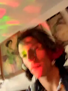 gurlnips online show from 23, 9, 2025