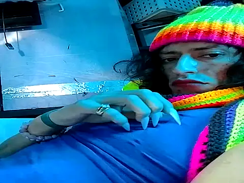 gurlnips online show from 31, 10, 2025