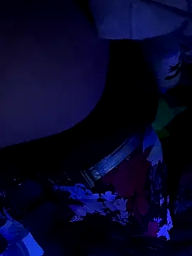 gurlnips online show from 20, 11, 2025