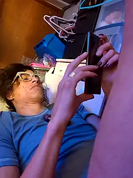 gurlnips online show from 19, 10, 2025