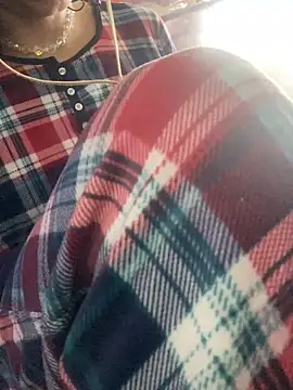 gurlnips online show from 30, 9, 2025