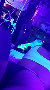 gurlnips online show from 24, 3, 2026