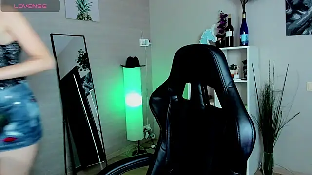 Mermaid N online show from 10, 10, 2025