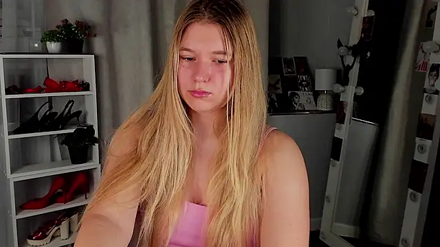 Rebecca Kelly online show from 6, 10, 2025