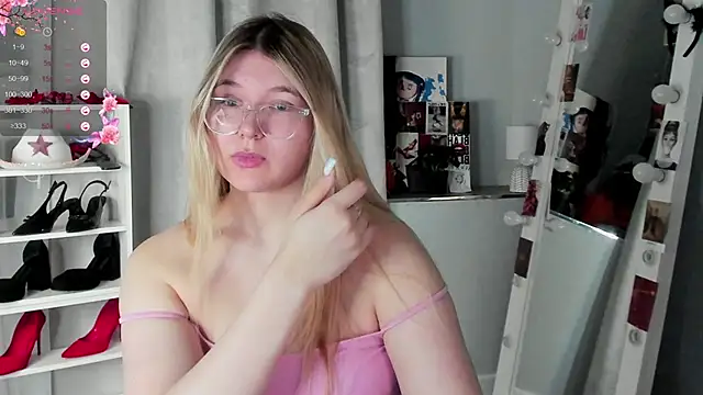 Snapshot of Rebecca_Kelly chatting on 25, 2, 2026 Rebecca Kelly online show from 25, 2, 2026