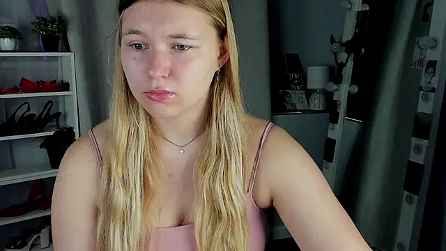 Rebecca Kelly online show from 8, 10, 2025