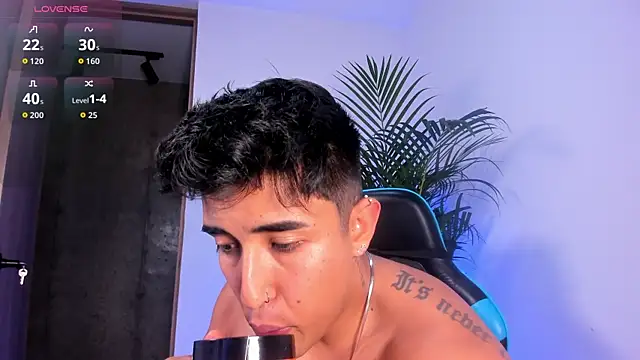 Snapshot of Alan_greek_1 chatting on 3, 12, 2025 Alan greek 1 online show from 3, 12, 2025