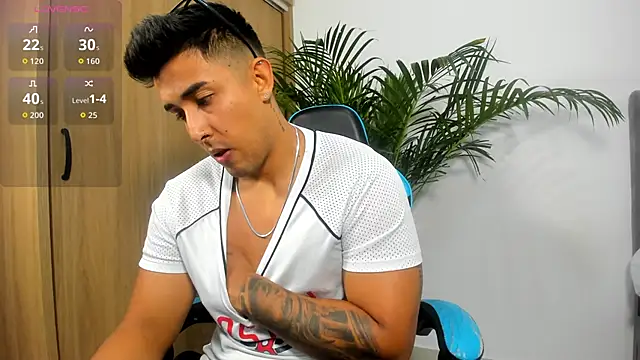 Snapshot of Alan_greek_1 chatting on 12, 10, 2025 Alan greek 1 online show from 12, 10, 2025