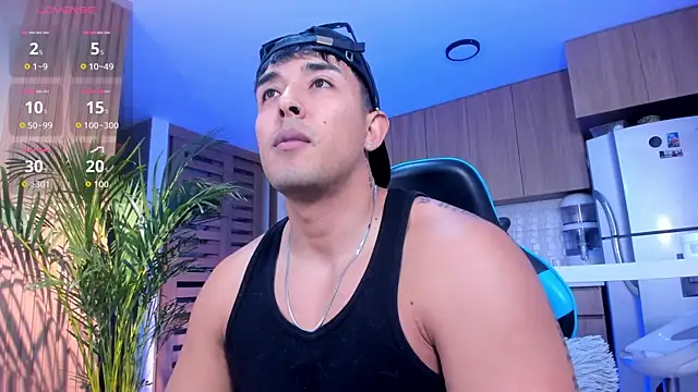 Snapshot of Alan_greek_1 chatting on 17, 11, 2025 Alan greek 1 online show from 17, 11, 2025