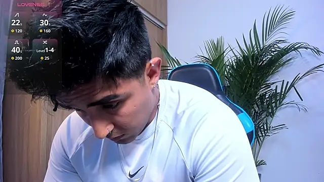 Snapshot of Alan_greek_1 chatting on 28, 10, 2025 Alan greek 1 online show from 28, 10, 2025