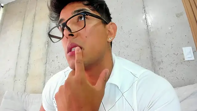 Snapshot of Alan_greek_1 chatting on 3, 3, 2025 Alan greek 1 online show from 3, 3, 2025